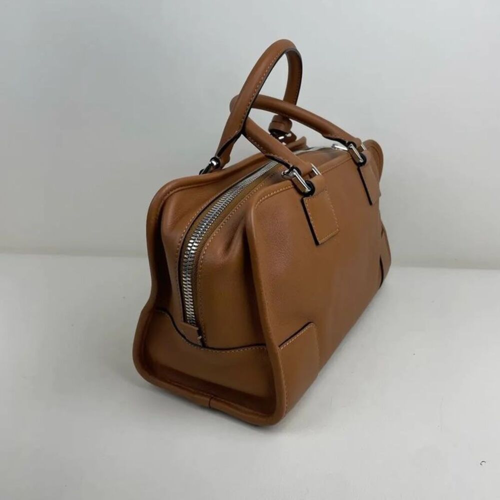 Loewe Women Pre-Loved Bag Very Good Condition - Picture 4 of 9